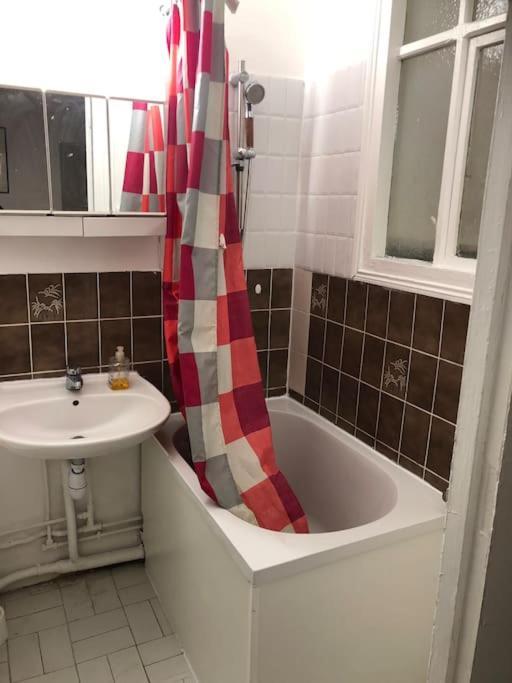 Beau Appartement,Proche De Metro パリ エクステリア 写真